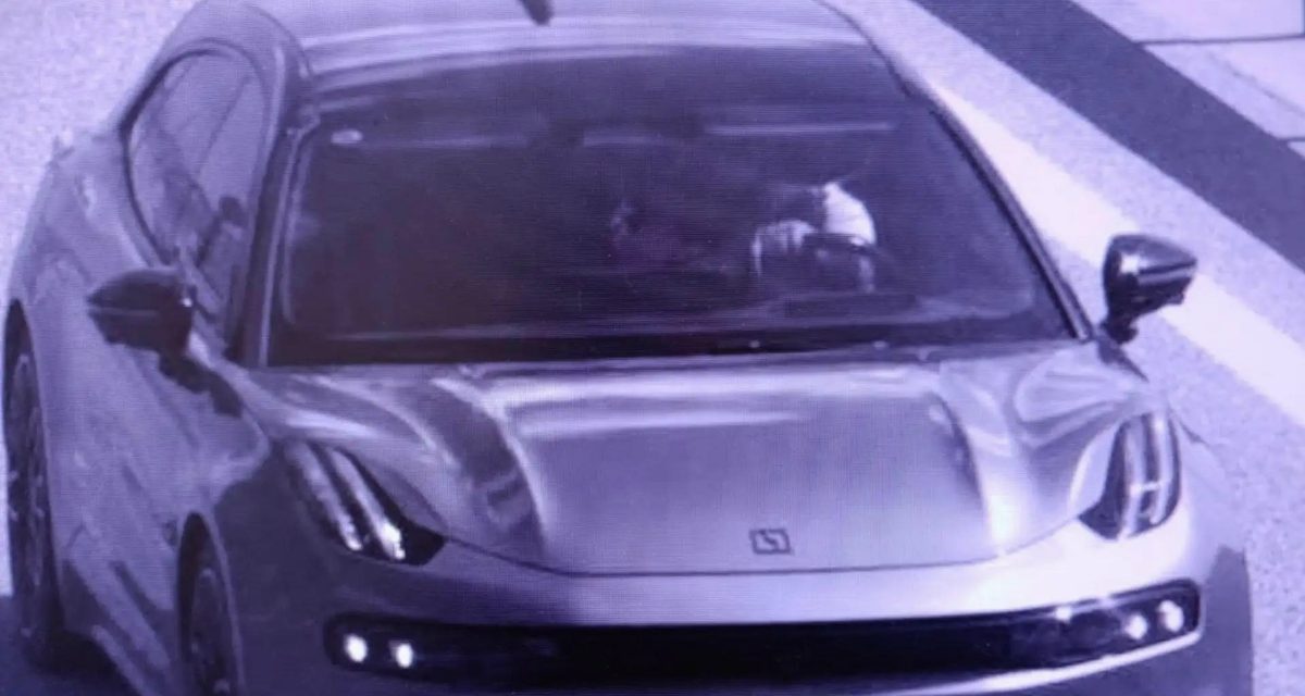 В Севастополе автомобиль с 134 неоплаченными штрафами отправили на спецстоянку